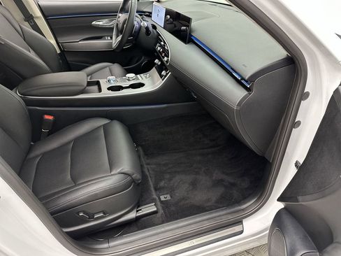 Certified 2026 Genesis GV70 2.5T Select image 25