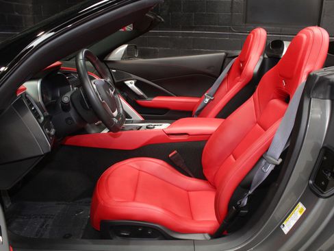 Used 2015 Chevrolet Corvette Z06 w/ Z07 Performance Package RWD image 38