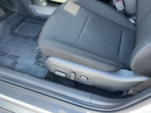 Certified 2025 Hyundai Ioniq 6 SE RWD image 16