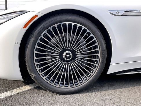 New 2026 Mercedes-Benz Maybach SL 680 image 10