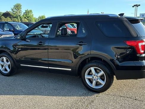 Used 2016 Ford Explorer XLT w/ Equipment Group 202A AWD/4WD image 4