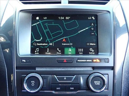 Used 2018 Ford Explorer XLT w/ Equipment Group 202A AWD/4WD image 18