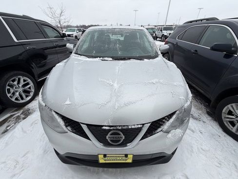 Used 2019 Nissan Rogue Sport S image 2