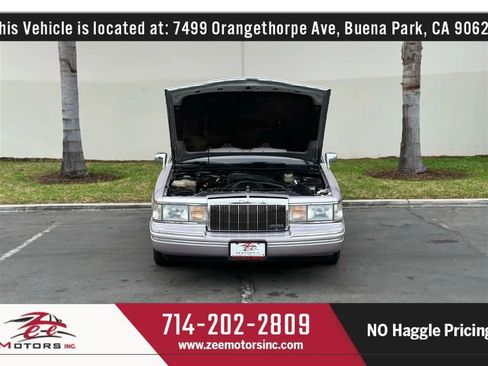 Used 1992 Lincoln Town Car Signature image 43