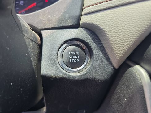 Used 2021 Toyota RAV4 XLE w/ Convenience Package FWD image 23