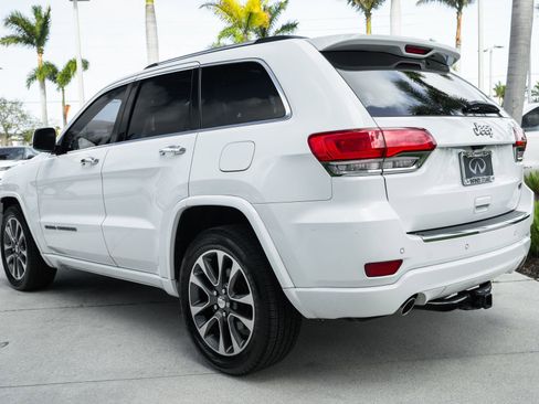 Used 2017 Jeep Grand Cherokee Overland image 24