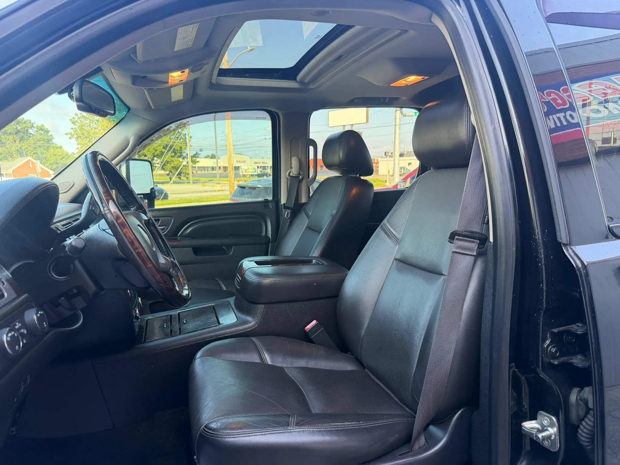 Used 2014 GMC Sierra 2500 Denali AWD/4WD image 31