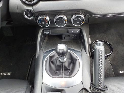 Used 2020 MAZDA MX-5 Miata RF Grand Touring RWD image 11