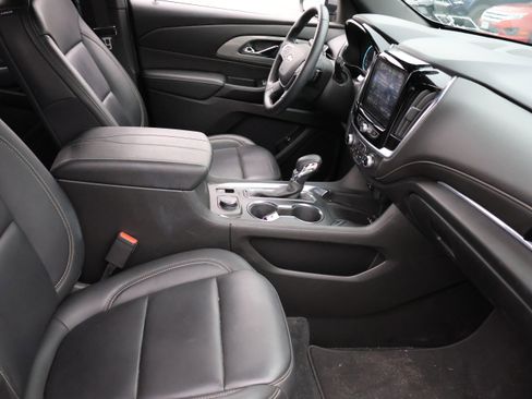 Used 2023 Chevrolet Traverse LT w/ LT Premium Package image 11