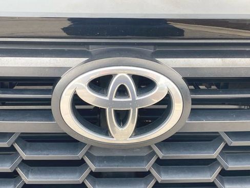 Used 2024 Toyota Tacoma TRD Off-Road AWD/4WD image 29
