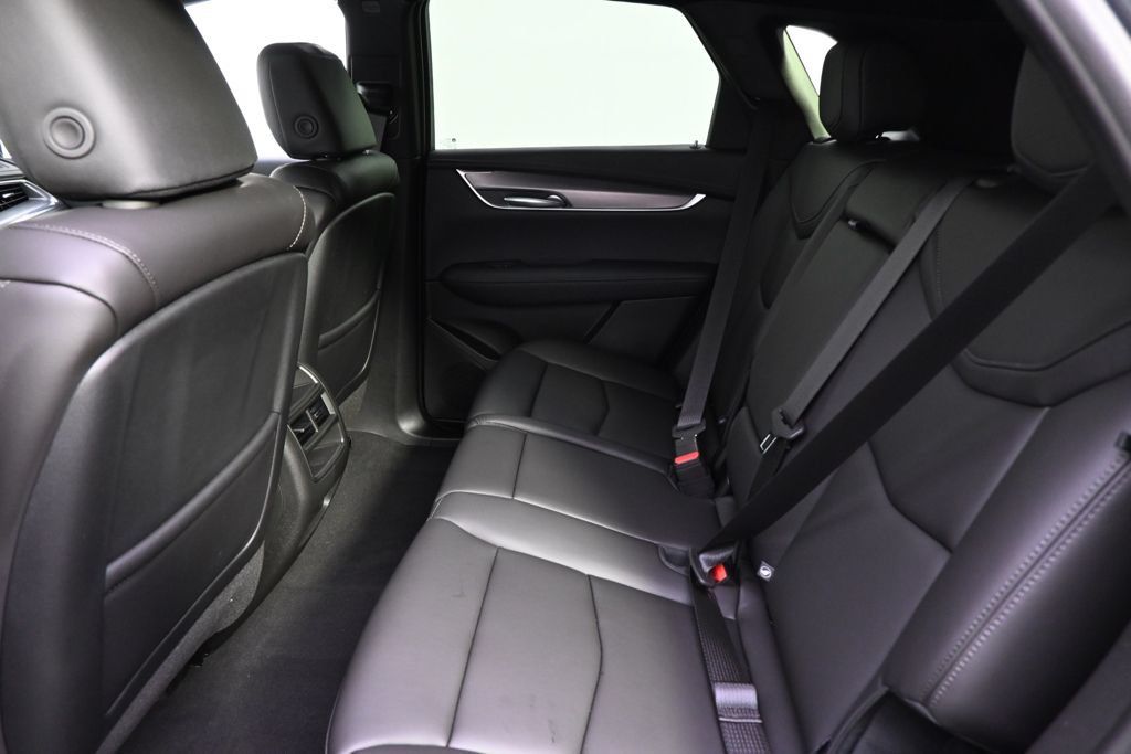 New 2026 Cadillac XT5 Luxury w/ LPO, ONYX Package AWD/4WD image 21