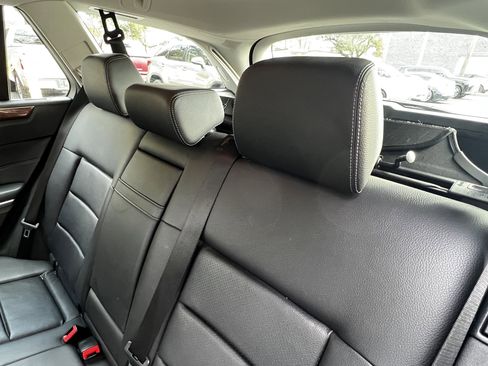 Used 2014 Mercedes-Benz E 350 4MATIC Wagon image 34