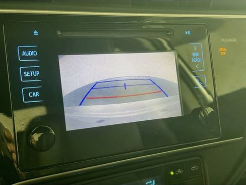 Used 2017 Toyota Corolla SE FWD image 22