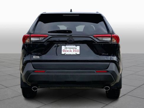 Used 2022 Toyota RAV4 XLE image 5