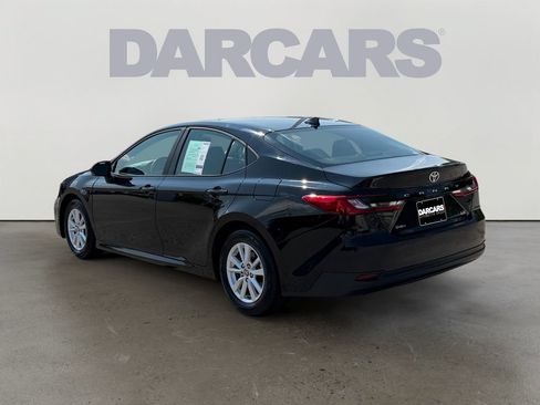 Used 2025 Toyota Camry LE FWD image 5