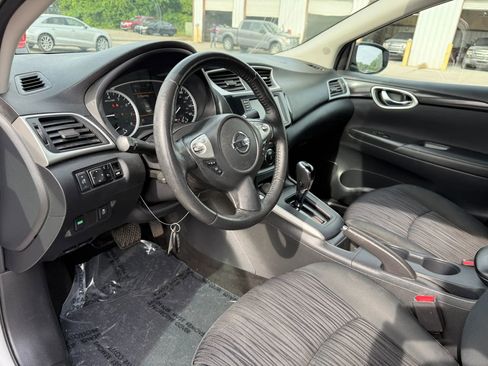 Used 2019 Nissan Sentra SV FWD image 17