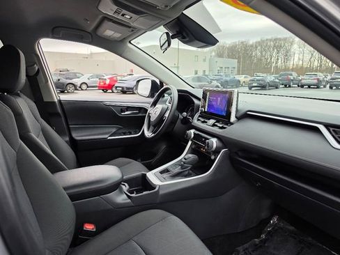Used 2025 Toyota RAV4 XLE AWD/4WD image 11