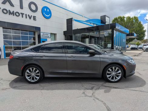 Used 2016 Chrysler 200 S w/ Navigation & Sound Group I image 2