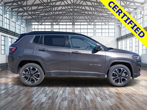 Used 2023 Jeep Compass Limited image 3