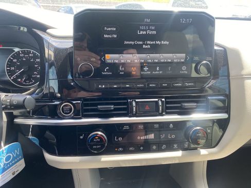 Used 2024 Nissan Pathfinder SL image 13