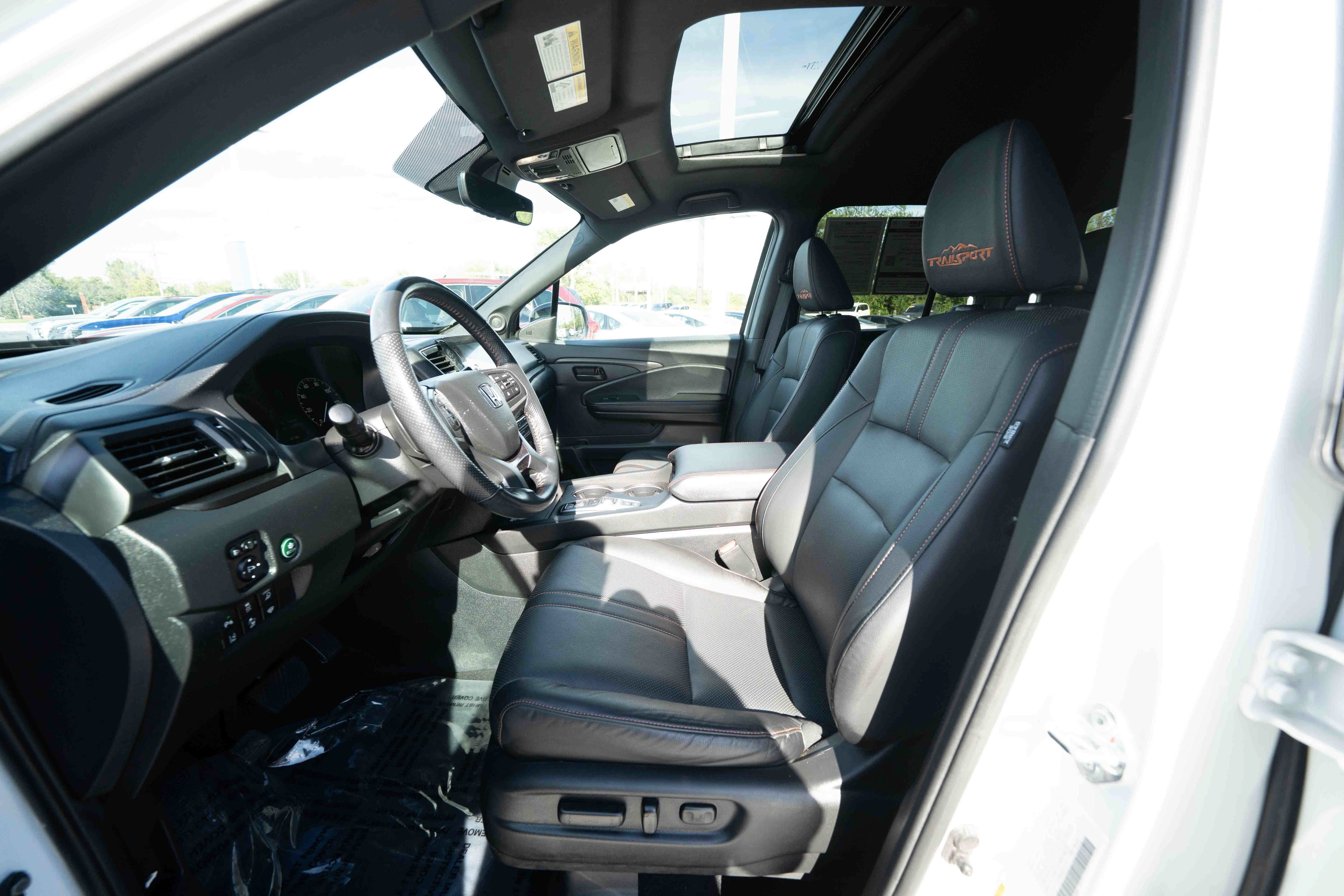 Used 2025 Honda Ridgeline TrailSport image 9