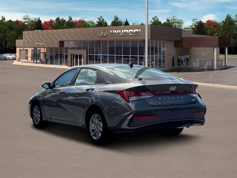 New 2026 Hyundai Elantra Hybrid w/ Cargo Package FWD image 5