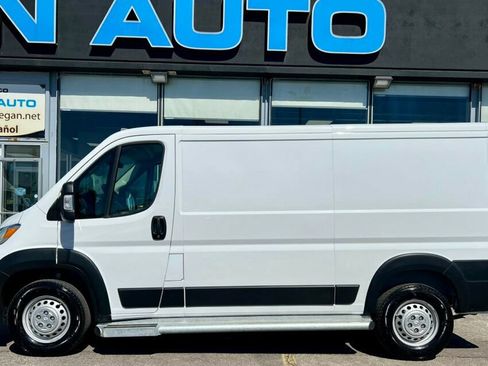 Used 2025 RAM ProMaster 2500 w/ U-Haul Equipment Group FWD image 33