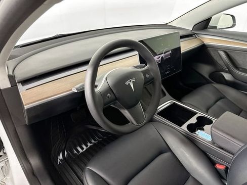Used 2023 Tesla Model 3 Standard Range image 18