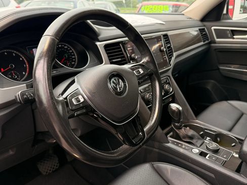 Used 2018 Volkswagen Atlas SEL AWD/4WD image 2