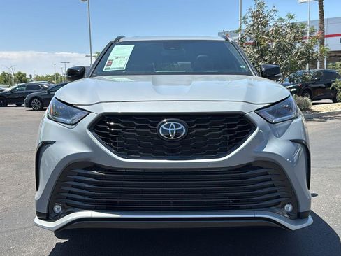 Certified 2025 Toyota Highlander XSE AWD/4WD image 2