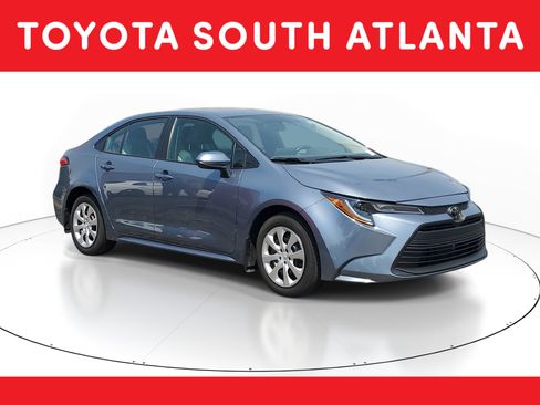 Used 2025 Toyota Corolla LE FWD image 1