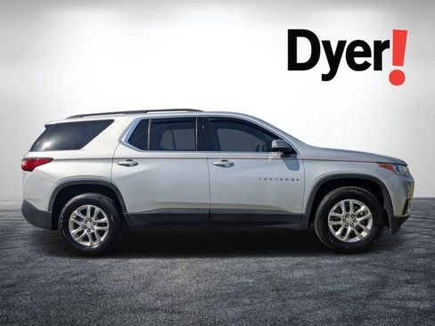 Used 2020 Chevrolet Traverse LT FWD image 2