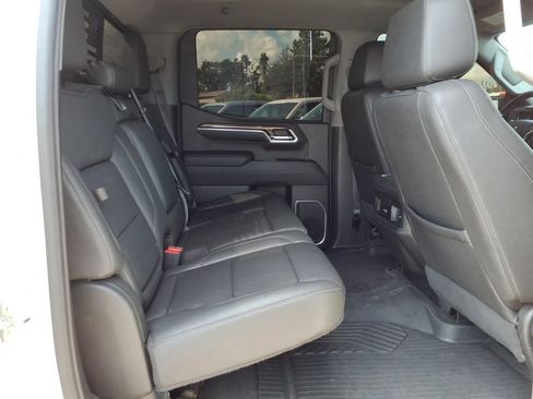 Used 2022 Chevrolet Silverado 1500 LT Trail Boss w/ LT Trail Boss Premium Package AWD/4WD image 16