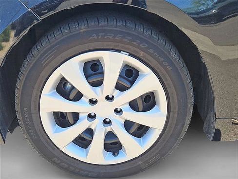 Used 2024 Toyota Corolla LE FWD image 27