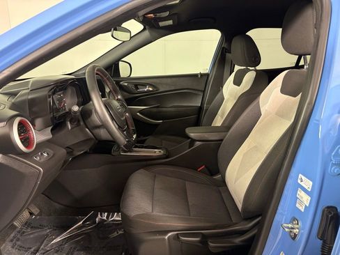 Used 2024 Chevrolet Trax RS image 18