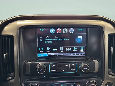 Used 2018 Chevrolet Silverado 1500 LTZ Z71 w/ LTZ Plus Package AWD/4WD image 23