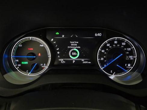 Used 2024 Toyota Venza XLE AWD/4WD image 20
