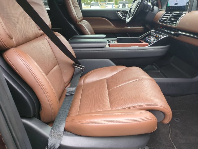 Used 2023 Lincoln Navigator Reserve AWD/4WD image 29