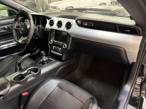Used 2015 Ford Mustang GT Premium RWD image 32
