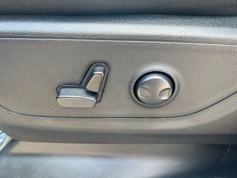 Used 2025 RAM 1500 Big Horn AWD/4WD image 5