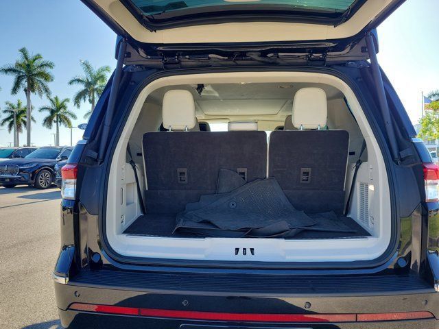 Used 2024 Lincoln Navigator Black Label AWD/4WD image 12