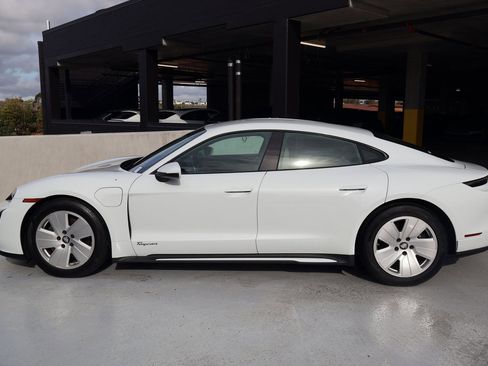 Certified 2022 Porsche Taycan image 2