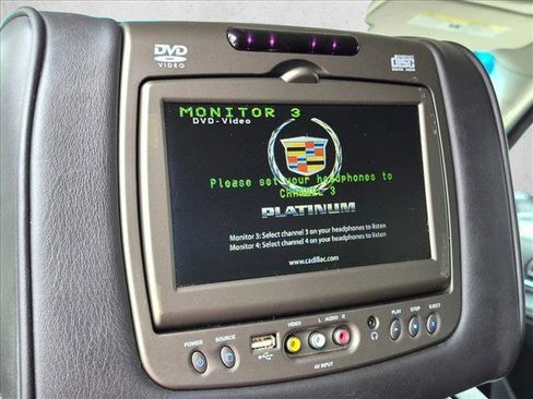 Used 2013 Cadillac Escalade Platinum AWD/4WD image 18