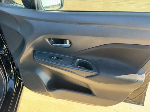 Used 2022 Nissan Versa SV FWD image 30