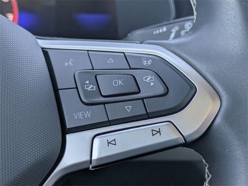 Certified 2024 Volkswagen Taos SE image 29