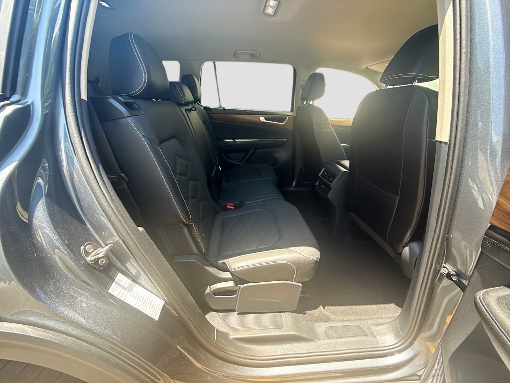 Used 2025 Volkswagen Atlas SE AWD/4WD image 31
