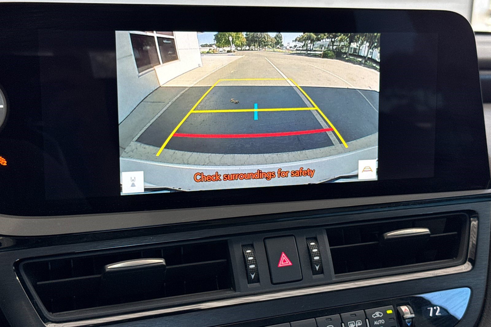 Certified 2025 Lexus ES 300h w/ Premium Package FWD image 24