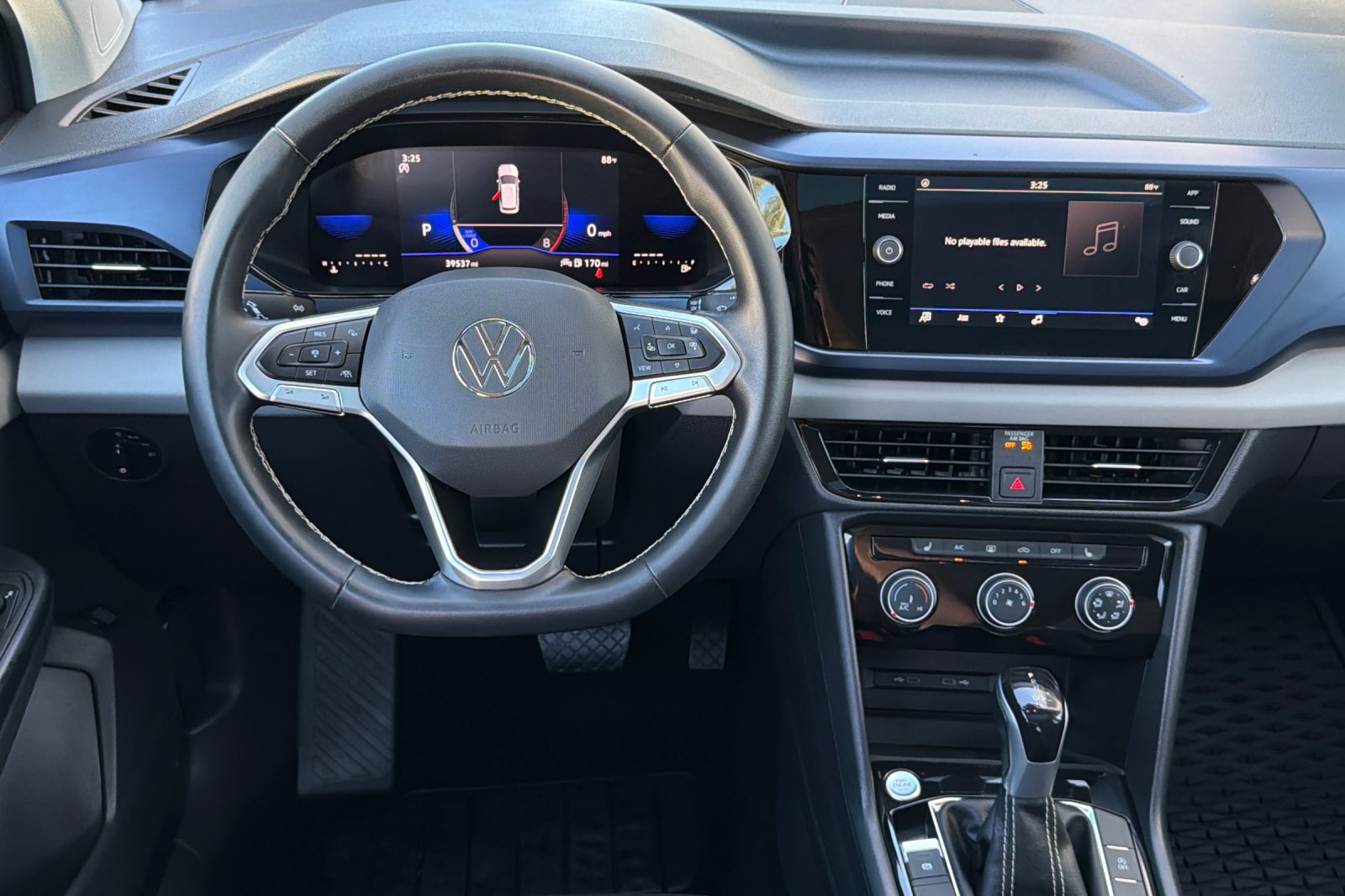 Used 2023 Volkswagen Taos SE w/ Panoramic Sunroof Package FWD image 14