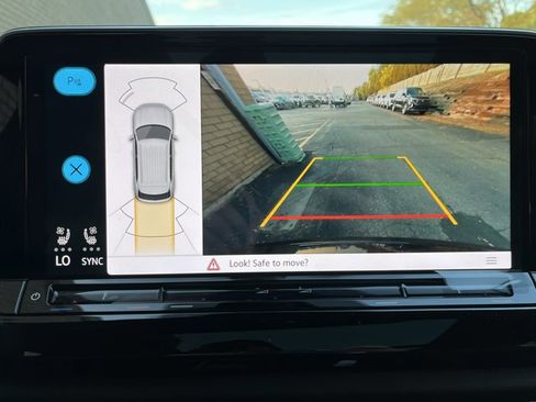 New 2026 Volkswagen Atlas Cross Sport SE image 31