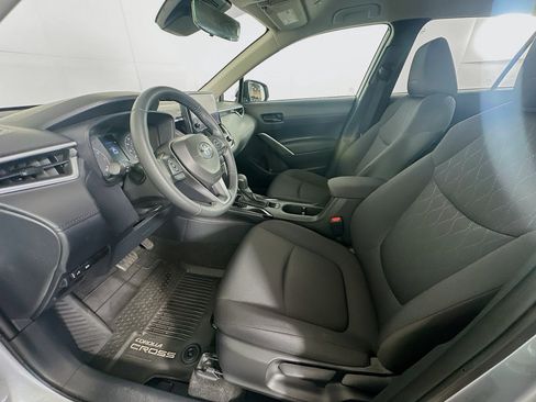 Used 2024 Toyota Corolla Cross LE FWD image 13